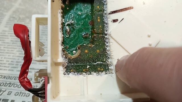 Проверка силовых реле на плате, как сделать окошки в пластике. Стиралка не греет воду. Часть 4. смотреть онлайн