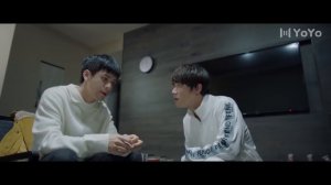 【BL电影】霸道攻深夜喝醉酒，不知不觉来到男孩的房间🌈同志/同性/耽美/男男/爱情/BOYLOVE/LGBT