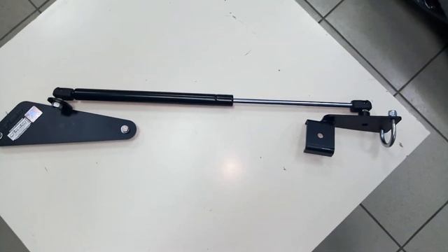 Упор капота газовый на Ниву