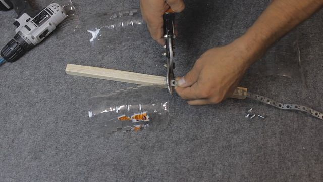 Homemade from plastic bottles. Самоделка из пластиковых бутылок Самоделки своими руками смотреть онлайн