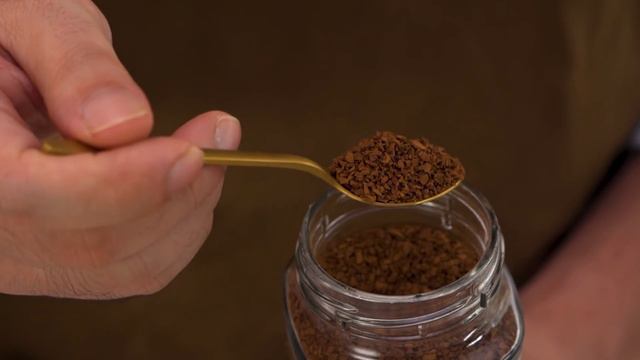 How to Make a Caramel Macchiato at Home with NESCAFÉ GOLD смотреть онлайн