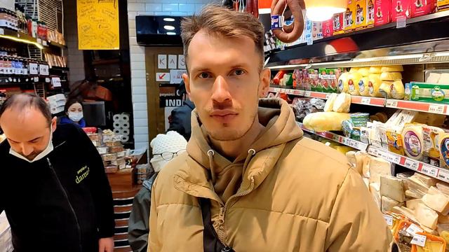 Купили на рынке Стамбула вкусняшек. Целый пакет всего за 252 рубля! смотреть онлайн