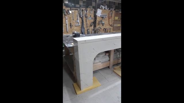 Камин выполнен в технике Scagliola Искусственный Оселковый мрамор. www.oselok.pro смотреть онлайн