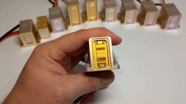 Запасная диодная сборка, лазерный излучатель, диодный стек для лазера мощностью 200 ватт 4 бара. смотреть онлайн