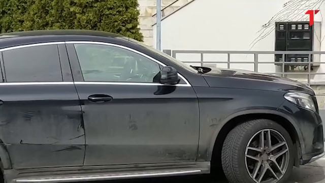 Duško Tošić stigao utučen iz Kine zbog smrti Divne Karleuše смотреть онлайн