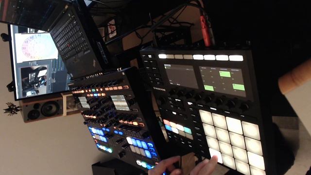 Friday Midnight Mix 4 (#Techno) recorded on #Traktor #Kontrol S8, #Maschine MK3 смотреть онлайн