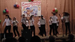 танец "Учат в школе"(ремикс) Волчковская сош