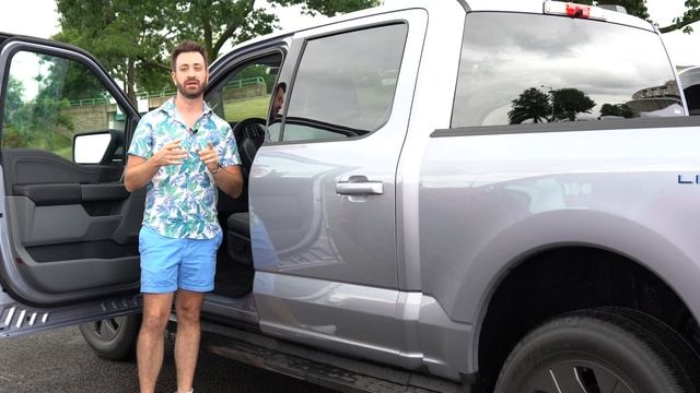 First Drive: 2022 Ford F-150 Lightning... Drifting?! (Oopsie) смотреть онлайн