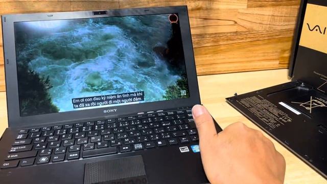 Sony Vaio Z3 bản kỉ niệm 15 năm thành lập hãng sony Vaio, toàn thân cacbon bóng - hàng đáng sưu tầm смотреть онлайн