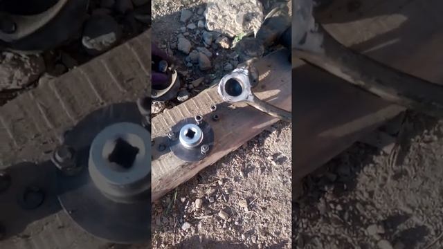 Переделка шаровых(верхних рычегов Тойоты Хайс) под съёмные Волговские. смотреть онлайн