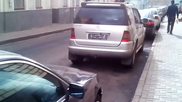 Москва, Лучников пер., платная парковка и все машины без номеров смотреть онлайн
