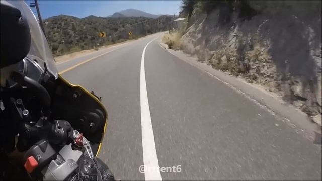 Yamaha R6 VERY LOUD Flybys & Knee Down смотреть онлайн