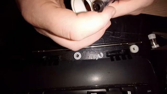 Lexmark не захватывает бумагу. Замена резинки ролика ADF Lexmark MX310/410/51x/61x. Экономия 5000 ₽ смотреть онлайн
