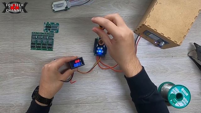 DIY SUPER ALIMENTATORE REGOLABILE CON 4€ - LABORATORIO - ELETTRONICA - FAI DA TE смотреть онлайн