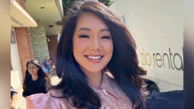 Crystal Kung Minkoff a cast member of RHOBH explains why she doesn't use a contentious diet pill смотреть онлайн