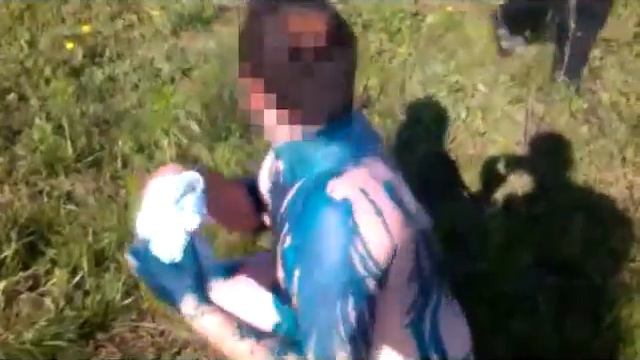 Ижевчанин облил себя зеленкой, чтобы не платить за такси смотреть онлайн