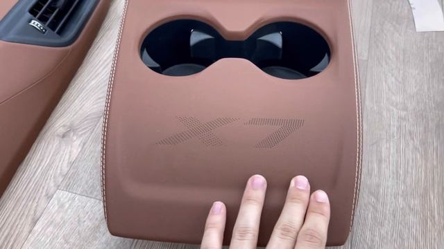 BMW X7 перешив салона смотреть онлайн