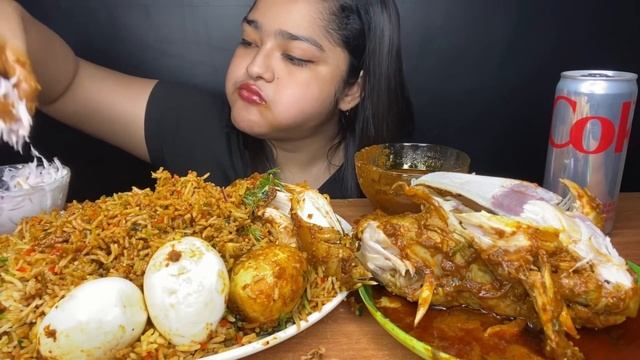 SPICY WHOLE CHICKEN CURRY ? WITH CHICKEN MATKA BIRYANI, BOILED EGGS AND ONION RAITA | EATING SHOWS смотреть онлайн