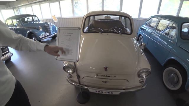 Автопарк раритетных автомобилей в МЕЖИГОРЬЕ. Редкая коллекция ретро авто в гараже Януковича. Обзор смотреть онлайн
