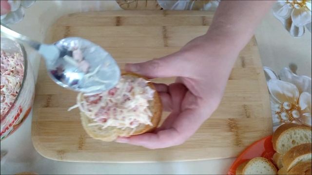 ЗАКУСКА на ПРАЗДНИЧНЫЙ стол. Горячие БУТЕРБРОДЫ. Едятся как семечки. смотреть онлайн