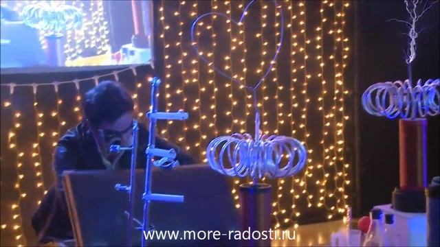 Научное Тесла шоу на праздник смотреть онлайн