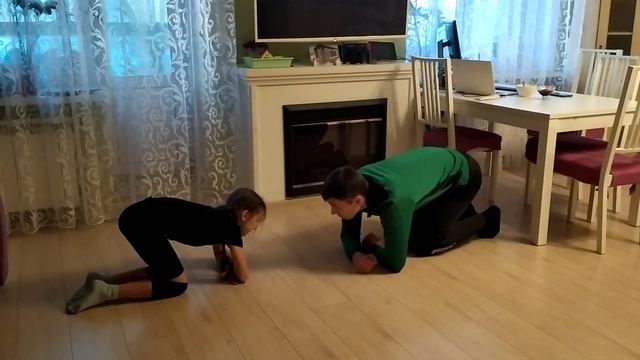 Вечерние игры папы с Настей смотреть онлайн