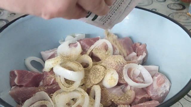 Как быстро замариновать шашлык/ 3 рецепта/приятного аппетита ??? смотреть онлайн