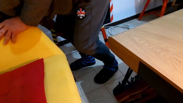 День, лампа Эдисона, соляная лампа, кошки...??. Гиват аМоре, Афула, Израиль. смотреть онлайн