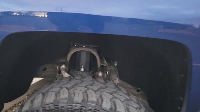 New Spiked Lug Nuts on 2014 Chevrolet Silverado Z71 4×4 with 6 inch lift. Looks way better смотреть онлайн