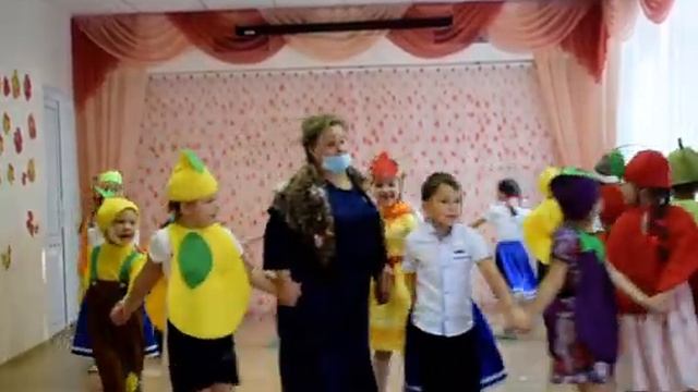 "Осенние сказки" в подготовительной группе "Капельки" смотреть онлайн
