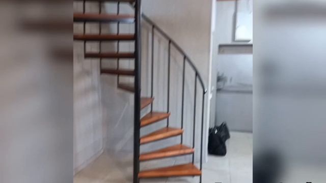 Винтовая лестница. Новосибирская область, Толмачево. Изготовление и Установка Под Ключ. смотреть онлайн