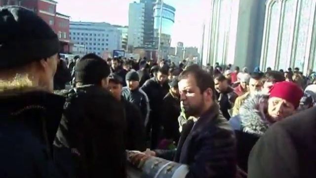 Распределение газеты "ГОЛОС ТАДЖИКИСТАНЦЕВ в Центральной мечети Проспект мира 06 11 смотреть онлайн