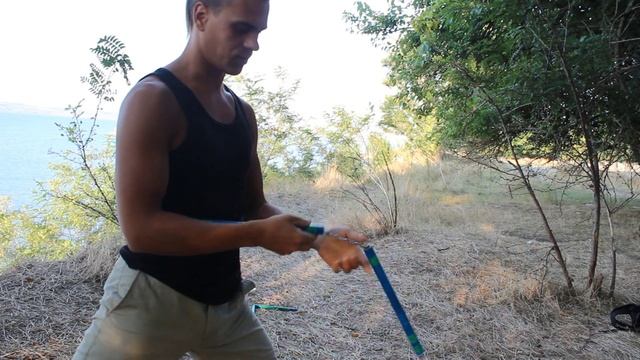 Колесо на пальцах. Обучение нунчаку. NUNCHAKU FREESTYLE. Tutorial. смотреть онлайн