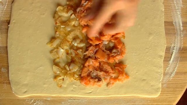 ПИРОГ с семгой/Рыбный пирог из слоеного теста смотреть онлайн