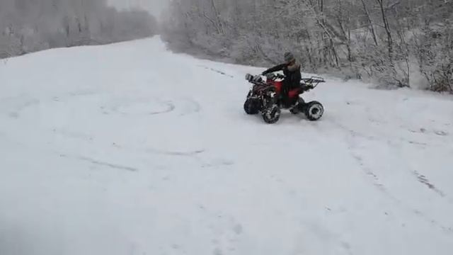 детский квадроцикл зимой смотреть онлайн
