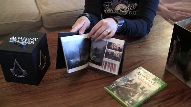 Assassin's Creed: Brotherhood US Collector's Edition "Jack In The Box" Unboxing смотреть онлайн