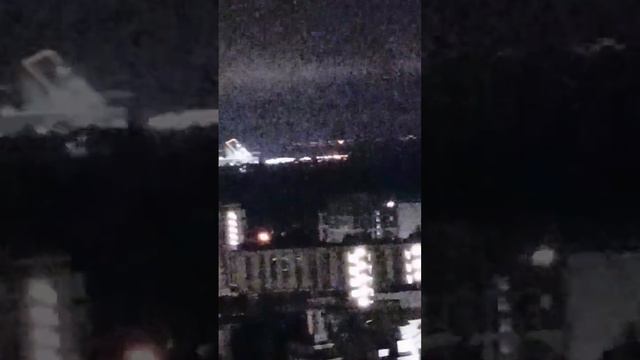 Первая ночь одна в пустой квартире в СПб. Квартира сдалась под ключ. Купила надувной матрас и еду. смотреть онлайн
