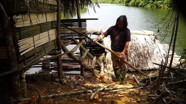 Fishing, Enjoying Wild Tea and Perfecting the Shelter: Survival Alone | EP181