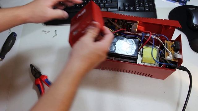 Cambio De Bateria SAI Salicru SPS ONE. Battery Replacement SAI Salicru SPS ONE. смотреть онлайн