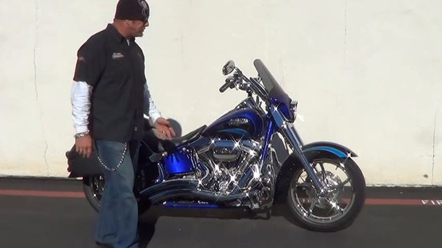 2011 FLSTSE, Softail CVO, Blue