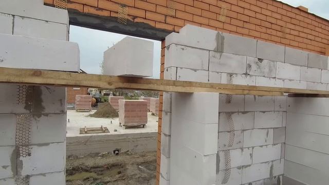 Облицовка дома из газобетона кирпичом с воздушным зазором. Дом для Натальи которая переедет с север смотреть онлайн