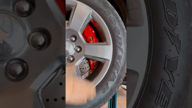 Серьезный CHEVROLET TAHOE спортивный опорные диски ?