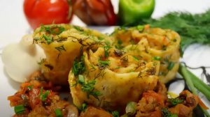 Ханум с луком на мясной подушке. Ханум в казане. Рецепт ужина. Рецепт ханума.