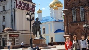 Казань. ул. Баумана. Памятник Шаляпину.