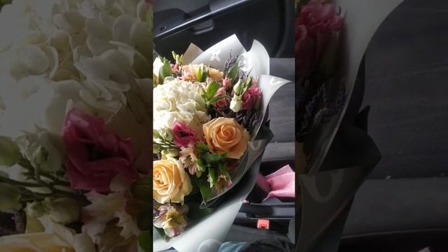 Доставляем букет с гортензией и другими цветами смотреть онлайн