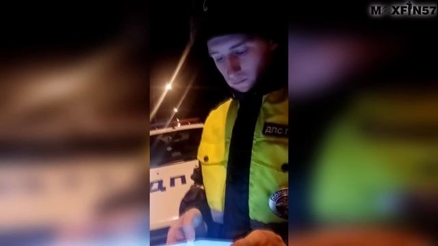 Снова ТАКСИСТ и ДПС!!! ЖЁСТКИЙ РАЗГОВОР С ИДПС!!! смотреть онлайн