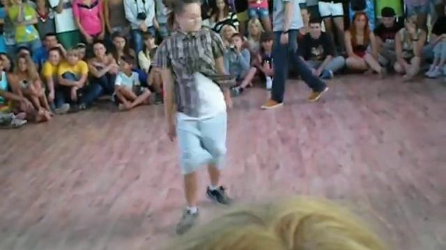 Hip-hop house ( г. Евпатория 2011) смотреть онлайн