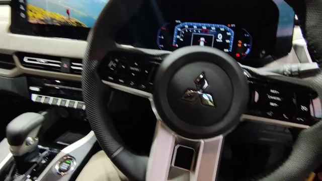 Mitsubishi X Force смотреть онлайн