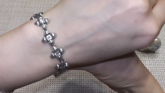 ЛЮБИТЕЛЯМ СЕРЕБРА ! СЕРЬГИ ,КОЛЬЦА , КОМПЛЕКТЫ , ПОДВЕСЫ , БРАСЛЕТЫ.ПРОИЗВОДСТВО ХАРЬКОВ. смотреть онлайн