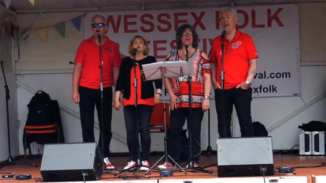 Wessex Folk Festival 2017 No direction Acapella Group- Lean on Me. смотреть онлайн